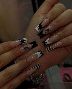 Spider French Tip Nails, Bat Nails Acrylic, Gothic Nails Square, Gothic Acrylic Nail Designs, Bat Nails Designs, Spider Nails Acrylic, Cool French Tip Nail Designs, Spider Nails, Freestyle Nails