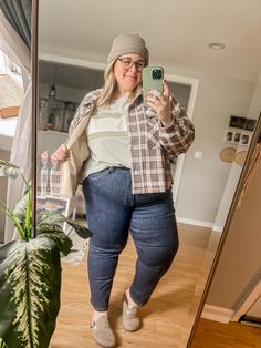 Camp Outfits, Mom Fits, Granola Girl Aesthetic, Girl Ootd, Jeans Outfits, Camping Outfits, Girl Fits