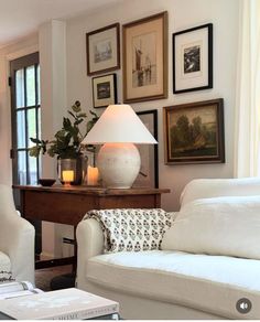 Living Room Styling, Chic Living Room Decor, Room Styling, Cottage Interior, Classic Living Room, Vintage Living Room, Studio Mcgee, Living Room Inspo, New Living Room