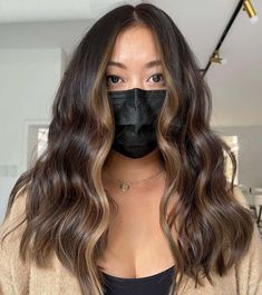 Caramel Brown Hair With Money Piece Light Money Piece On Dark Hair, Purple Money, Money Piece Highlights, Hair With Money Piece, Brown Blonde Ombre, Highlights Brunette, Money Piece Hair, Green Money, Money Pieces