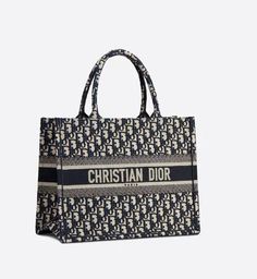 Size: 35 cm, 40 cm Include : Fast Shipping 5 to 7 days delivery Free delivery worldwide at your doorstep Complete box packaging WhatsApp for order or info The Dior tote is a flagship accessory to the House of Dior, and has been coveted for generations. The Dior tote bag embodies functionality and elegance, as it’s designed to carry all of your essentials and be for all your everyday needs. The iconic Dior book tote is embroidered with ‘CHRISTIAN DIOR’ on the front, and can be carried by hand or on your shoulder. Or explore the Diorissimo tote, embellished with sterling silver Dior charms on the handle, made of luxurious material. FOR COSTUME ORDERS AND MORE DETAILS PLEASE CONTACT US ON WHATSAPP. Dior Tote Bag, Blue Dior, House Of Dior, Cr7 Jr, Dior Aesthetic, Dior Book, Christian Dior Paris, Dior Oblique, Christian Dior Fashion