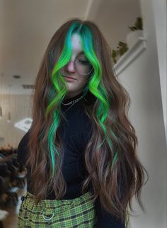 Blue and green money pieces Cool Money Piece Hair, Teal And Lime Green Hair, Split Dye Highlights, Green Hair Money Piece, Black Hair Green Money Piece, Uncommon Hair Colors, Fun Color Placement Hair, Money Piece Color Ideas, Light Brown And Green Hair