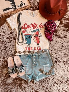 Country Outfits For Summer, Cute Country Outfits For Summer, Fabric Outfits, Pink Closet, Closet Clutter, Party In The Usa, Cute Country, Outfits For Summer, Country Stuff