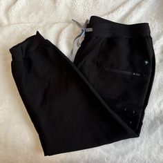 Dolan Curve Hope 11-Pocket Core Scrub Joggers Size Large Petite *Runs Big! High Waisted Fit *Never Worn, But Tags Have Been Removed Sporty Workwear Joggers With Pockets, Black Joggers With Pockets For Work, Walker Boots, Fit N Flare Dress, Fit & Flare, Jean Coat, Flare Dress, Trending Accessories, Trending Shoes