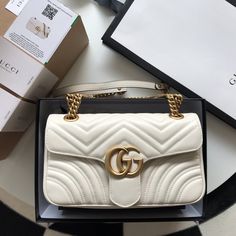 ?? SIZE:26*15*7cm Gucci Gg Marmont Mini, Gg Marmont Mini, Gucci Sneakers, Gucci Gg Marmont, Lv Bags, Gg Marmont, Vanuatu, Gucci Belt, Trendy Tote