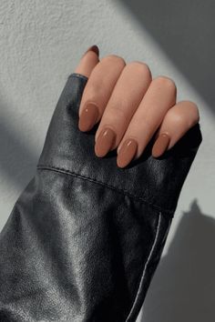 15 Drool-Worthy Fall Nail Colors For Pale Skin Tones That SLAY! Cool Skin Tone Nails, Nails For A Tan Skin, Pale Skin Fall Nails, Nails Fair Skin Tone, Nails Colors For Pale Skin, Best Color Nails For Fair Skin, Nail Art For Medium Skin Tone, Medium Skin Tone Nails, Nails Pale Skin Tone