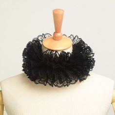 40cm/ 42cm Lace Tudor Elizabethan Neck Ruffled Collar Victorian Steampunk Gothic | eBay White Clown Makeup, Black And White Clown Makeup, Galadriel Dress, Clown Collar, Spirit Costume, Neck Ruffle Collar, Medieval Wedding Dress, Gothic Cosplay, Irish Dress