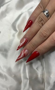 Almond Acrylic Nails Designs, Red Stiletto Nails, Coffin Nails Ombre, Halloween Acrylic Nails, Nail Salon Design, Normal Body, Stiletto Nails Designs, Classy Acrylic Nails, Acrylic Nails Coffin Pink