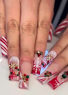 Christmas Nails Maximalist, Krumpas Christmas Nails, Christmas Maximalist Nails, Christmas Nails Extravagant, Crazy Christmas Nails, Santa Claus Nails, Intricate Christmas Nails, Winter Christmas Nails, Sweater Art