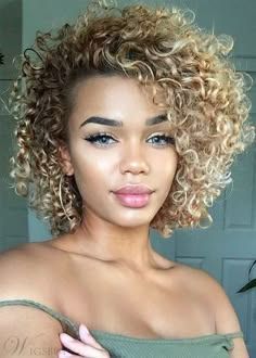 Wigs Blonde, Short Curly Hairstyles For Women, Blonde Curly Hair, Ombre Blonde, Curly Hair Cuts, Short Curly Hair, Long Curly Hair, Curly Wigs, Long Curly