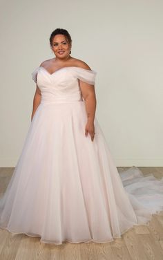 EveryBody EveryBride Wedding Dress With Sweetheart Neckline, Stella York Bridal, Mikado Wedding Dress, Off The Shoulder Wedding Dress, Wedding Dress Crafts, Wedding Dresses Sweetheart Neckline, Stella York Wedding Dress, Shoulder Wedding Dress, Plus Size Wedding Dress