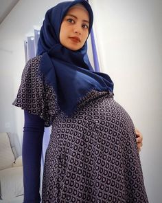 Pregnancy Belly Photos, Beautiful Pregnancy, Maternity Chic, Hijabi Fashion Casual, Beautiful Muslim Women, Hijabi Fashion