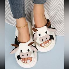 Open Toe Cow Slippers. Size: 10-10.5 (42-43) Color: Black And White New In Bag, Never Worn! Last Picture Is Of A Different Pair That Fit Me. Cool Crocs, Cow Slippers, Slippers Cute, Grey Slippers, Indoor Outdoor Slippers, Cartoon Cow, Velvet Slippers, Bedroom Slippers, Open Toe Slippers