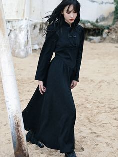 An elegant and romantic long Chinese dress. The high-waisted and stand-up collar design gives you the look of a noble lady. It is elegant as it sways with every step. She wears "black" and becomes a beautiful young lady. 
 
 
 Size 
 
 S size 
 
 
 Length: 128cm 
 Shoulder width: 36cm 
 Bust: 94cm 
 Waist: 66-72cm 
 Sleeve length: 59.5cm 
 
 M size 
 
 Length: 130cm 
 Shoulder width: 37.5cm 
 Bust: 100cm 
 Waist: 72-78cm 
 Sleeve length: 60.5cm 
 
 
 
 
 
 Material 
 
 Polyester 
 
 
 
 Model wo Chinese Long Dress, Black Lady, Collar Designs, Cheongsam, Wearing Black, Medium Size, Long Dress, Black Women, White And Black