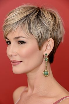 Pixie Haircut Ideas, Cool Cuts, Princes Diana, Hairdos For Short Hair, French Cut, Hair Haircuts, Hair And Beauty Salon