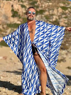 hand made Mens blue tile pattern robe caftan Satin fabric kimono Satin fabric ( silky touch ) Lightweight fabric small to 6XL size options Feel free to ask for custom sizes Long tunic for men Loungewear & pool party Blue and white pattern to visit my shop: www.etsy.com/shop/mnouss/ Worldwide fast shipping And my new shop link- caftan and more- www.etsy.com/shop/maisonmnouss/ To follow us on instagram: https://www.instagram.com/mnoussofficial/ Caftan Satin, Tunic For Men, Blue Tile Patterns, Robe For Men, Men Loungewear, Bathrobe Men, Men's Robes, Adventure Style, Tile Pattern