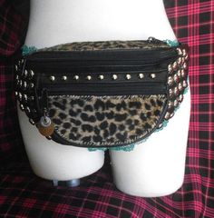 Fannypack Outfits, Craft Clothes, Folk Punk, Hip Purse, Vintage Tattoo Design, Fashion Design Classes, Baby Tights