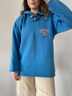 IG rag.snag

from our vintage surf store: perfect comfy surf outfit, corduroy pants and 90’s rip curl graohic jumper with high collar and togggles. 

graphic tee, rip curl, billabong, beach outfit, men’s winter fashion, unisex vintage Vintage Surfwear, Surf Store, Hot Tuna, Beach Outfit Men, Surf Brands, Surf House, Vintage Surf, Surf Outfit, Surf Wear