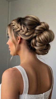 Aesthetic updo hairstyles braids Wedding Braided Updo, Updo Twist Hairstyles, Braided Updo Wedding, Hair Bun Tutorial, Graduation Hairstyles, Bridal Hair Updo, Braided Bun, Braided Updo, Hair Game