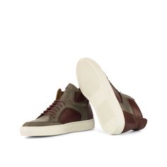 Upper Materials: Painted Calf Grey-Painted Calf Burgundy Introducing the new additions to the Le Ruux Sports collection. These Le Ruux High tops just like all other Le Ruux pieces are handcrafted from scratch, from the moment you place your order.These Unique High Tops are an avant garde take on the usual high top adding in more elegance, comfort, and class. Le Hightops are the high tops made for the gentleman in all of us. CLICK HERE TO DOWNLOAD FEET MEASURING GUIDE (right foot) CLICK HERE TO D Custom Design Shoes, Mens High Tops, High Top Sneaker, Golf Shoes, Handmade Shoes, Individual Style, Golden Goose Sneaker, High Top, Perfect Pair