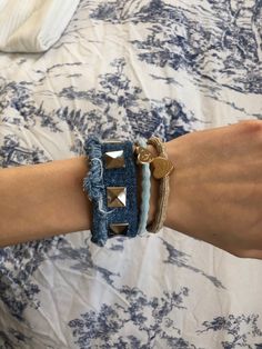 Denim Bracelets, Stockholm Stil, Denim Bracelet, Outfit 2023, Necklace Stack, Denim Bag