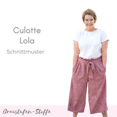 a woman standing in front of a white background with the words culote loa