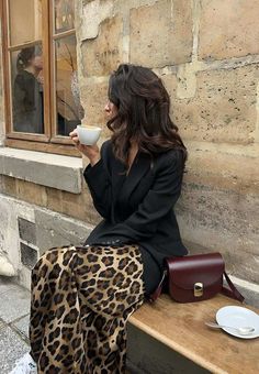 fall outfits, fall outfits women, fall transition outfits, fall fits, burgundy outfit, trendy fall outfits Leopard Print Outfits, Chique Outfit, Printed Long Skirt, Nature Dress, Streetwear Mode, Rock Outfit, Leopard Print Skirt, Leopard Skirt, Transition Outfits