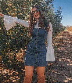 Vestido jeans curto: 52 modelos para usar a peça em todas as estações Jean Dress Outfits, Jeans Dress Outfit, Denim Dress Outfit, Fest Outfits, Best Summer Dresses, Elegante Casual, Mode Inspiration, Amelie