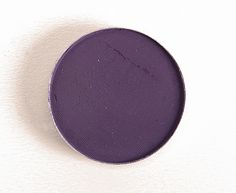 MAC Indian Ink Eyeshadow Eggplant Eyeshadow, Mac Makeup Foundation, Summer Eyeshadow, Best Mac Makeup, Mac Shadows, Mac Cosmetics Eyeshadow, Tone Makeup, Makeup Ads