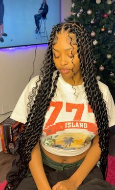 island twist Island Passion Twist Hairstyle, Quick Passion Twists, Medium Large Twists, Island Twist Medium Parts, Twisties Hairstyles For Black Women, White Twists Braids, Medium Large Island Twist, Big Twists Hairstyles