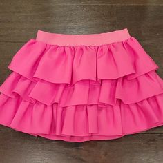 Adorable Ruffle Skirt By Ralph Lauren. Beautiful Hot Pink Color. Elastic Waistband For The Most Comfortable Fit. Brand New. My Baby Cut Off The Tag (The Plastic From The Tag Is Still There). 1 Tiny Imperfection On The Back Waistband That I Just Noticed. Not Sure How It Got There, But Totally Doesn't Show. Comes From A Smoke And Pet Free Environment. Buy It Here For A Fraction Of The Price I Paid For It! Please Let Me Know If You Have Any Questions Or Would Like To See Additional Images. Baby Cut, Pink Ruffle Skirt, Hot Pink Color, Cute Preppy Outfits, Girls Summer Outfits, Ralph Lauren Dress, Ruffle Skirt, Preppy Outfits, Summer Clothes