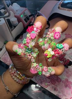 😳😳😳😳😳 Pink And Green Duck Nails, Cute Nails Duck, Duck Nails Aesthetic, Green And Hot Pink Nails, Duck Nails Ideas, Duck Nails 2000s, Pink And Green Nail Ideas, Junk Nails Duck, Pink And Green Nails Acrylic