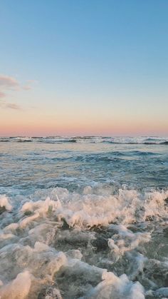 the ocean is full of foamy waves