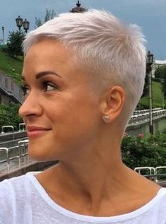 Super Short Haircuts, Short White Hair, White Blonde Hair, Really Short Hair, Very Short Haircuts, Short Hair Pixie Cuts, Super Short Hair, Short Grey Hair, Hair Haircuts