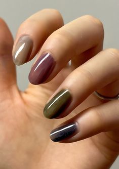 Nail Ideas Goth, Vintage Nails Aesthetic, Goth Acrylic Nails, Dark Academia Nails, Nail Design Blue, Nail Art Minimalist, Leather Jacket Design, Eyeshadow Nails, Nail Inspo Pink