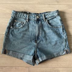 Nwt H&M Divided High-Waist Mom Shorts - Size 6 Blue High-waisted Shorts With Belt Loops, Size 10 Women, People Shopping, Compression Pants, White Halter Maxi Dress, Jeans For Short Women, Upcycled Denim, Distressed Denim Jeans, Mom Shorts