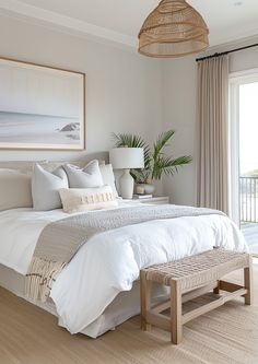 Bedroom Modern Coastal, Florida Decorating Ideas Coastal Style Master Bedrooms, Homely Bedroom Ideas, Natural Look Bedroom Ideas, Airy Coastal Bedroom, Bedroom California Style, Sea Cottage Bedroom, Coastal Bedroom White Furniture, Natural Bedding Ideas Bedrooms