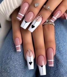 Women’s Nail Designs, French Tips With Design Square, Unique Simple Nails, Square Nail Designs Trending Now, Nice Nail Designs, Concert Nails Ideas, Elegant Touch Nails, Wow Nails, Fancy Nails Designs