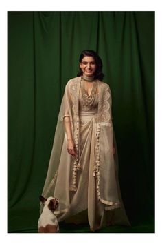 Cape Dress Indian, Samantha Prabhu, Samantha Ruth, Indian Dresses Traditional, Stylish Party Dresses, Party Wear Indian Dresses