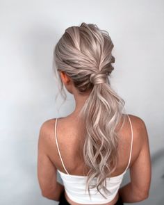 Curly Ponytail For Wedding, Summer Hairstyles For Wedding, Low Party Ponytail, Bridal Party Ponytail, One Shoulder Dress Hairstyles Ponytail, High Pony Hairstyles Wedding, Ponytail Hair Wedding, Bride Hairstyles Updo Ponytail, Romantic Ponytail Wedding