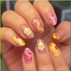 Step into the Easter vibe with these 21 fantastic nail designs! Whether it's adorable bunnies or vibrant eggs, we've got you covered to... Nail Art Fleur, Simple Spring Nails, Yellow Nail, Bright Summer Nails, Nail Art For Beginners, Floral Nail Designs, Cute Spring Nails, Colorful Nails