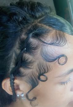 Ideias De Baby Hair, Short Curly Bobs, Edges Ideas, Styles For Curly Hair, Curly Bobs, Classic Pixie, Trendy Short Hairstyles, Natural Hair Bun Styles