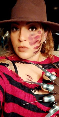 Girl Freddy Krueger Makeup, Freddy Kruger Make Up, Freddie Kruger Makeup, Fall Halloween Party Ideas, Freddy Makeup, Freddy Krueger Makeup, Freddy Costume