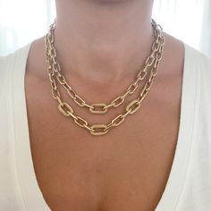 This Italian handcrafted chain link necklace is completely composed of 14K solid gold and is uniquely made with a semi-hollow interior for comfortable everyday wear that will not dent. The chain is centered with three slightly larger links which are finished with a unique rope detailed finish. * ﻿Model is wearing the 18" option. NOTE: This item is available in longer or shorter length options. Kindly message or email us for pricing and details. Total Length: available in your choice of 14, 16, 1 Sweetheart Bridal, Gold Link Necklace, Chain Link Necklace, Link Necklace, Jewelry Gift Box, Chain Styles, Chain Lengths, Chain Link, Customized Gifts