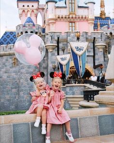 15 of The Best Magical Disneyland Outfit Ideas for Girls Disney Outfits Family, Cute Disneyland Outfits, Outfits For Disneyland, Disney World Pictures Ideas, Disneyland Fits, Disney Family Outfits, Halloween Vacation, Outfits Disneyland, Fairytale Outfits