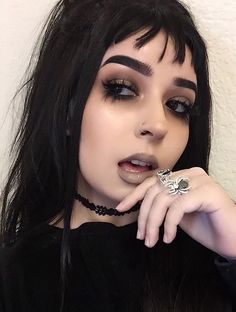 @αυвreyтαтe_ ☾♡ Mango Avocado Salsa, Look Grunge, Alternative Makeup, Goth Beauty, Edgy Makeup, Gothic Makeup, Goth Makeup, Dark Makeup, Grunge Look