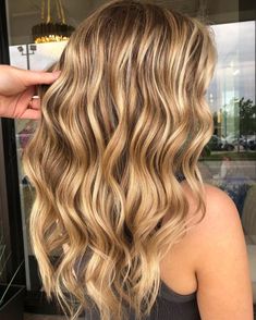 Bright Honey Blonde Highlights throughout the Length Honey Low Lights For Blonde Hair, Golden Balayage Blonde, Warm Autumn Hair Color Blonde, Blonde Honey Highlights, Streaky Blonde Highlights, Warm Blonde Hair Balayage, Caramel Honey Blonde Balayage, Streaky Hair, Soft Honey Blonde