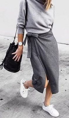 Outfits Everyday, Fashion Everyday, Sneakers Fashion Outfits, Rock Outfit, Trendy Skirts, Outfit Trends, Fall Street Style, Look Chic