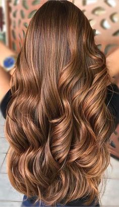 California Brunette Hair, Light Brown Hair Styles, California Brunette, Light Brown Hair Balayage, Brown Hair Styles, Brown Hair Trends, Honey Brown Hair, Hair Color Caramel