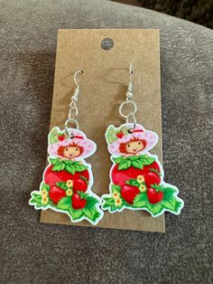 Strawberry shortcake resin earrings Cute Resin Drop Earrings, Strawberry Shortcake Items, Cute Resin Earrings, Starberry Shortcake, Strawberry Shortcake Character, Character Jewelry, Strawberry Shortcake Characters, Kawaii Stuff, Resin Earrings